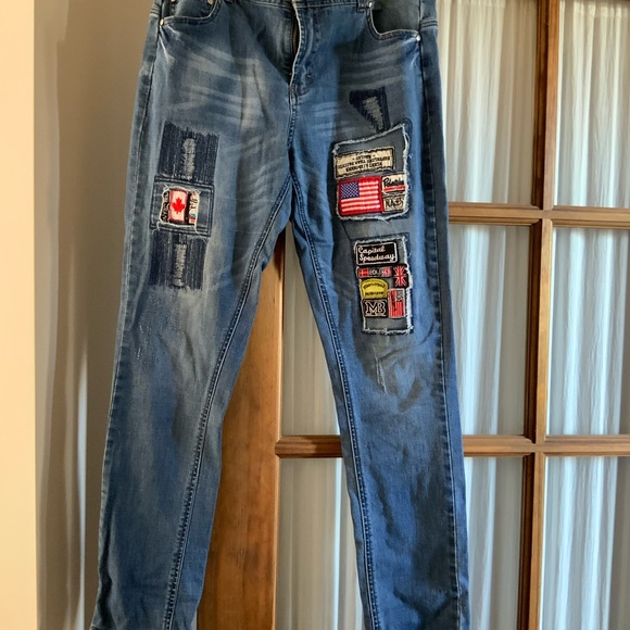 Jeans , with great patch work , size 6 - Picture 3 of 8